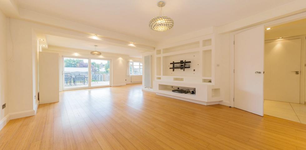 Modern Apartment Grosvenor Gardens, Willesden Green